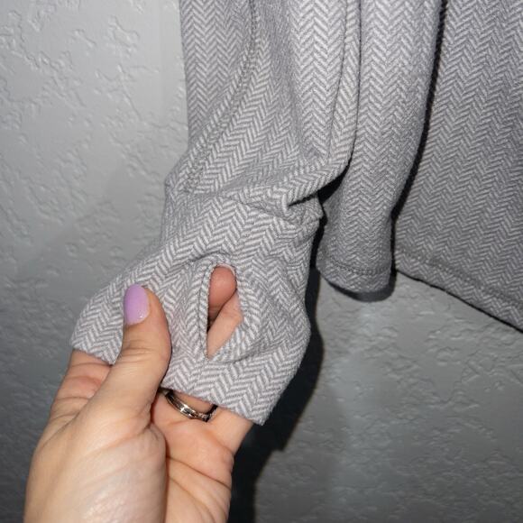 Kyodan Gray & White Herringbone Mock Neck Sweater Size Small - Picture 2 of 6